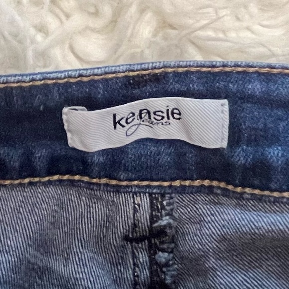 Kensie Women’s Distressed Blue Denim Long Shorts Size 31 - Picture 4 of 5